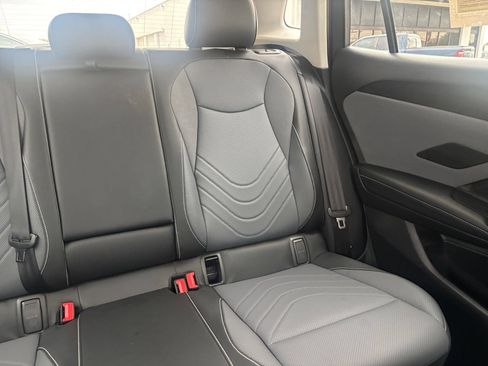 Used 2026 Volkswagen Tiguan SE AWD/4WD image 38