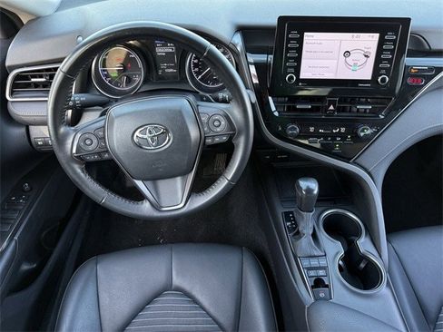 Used 2023 Toyota Camry SE image 11