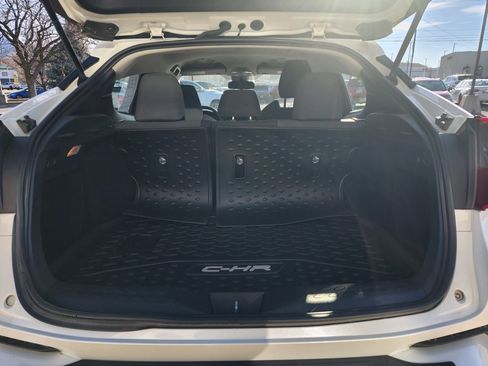 Used 2021 Toyota C-HR LE image 12