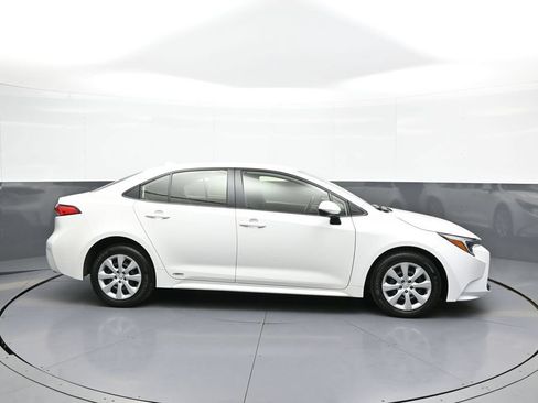 Certified 2024 Toyota Corolla LE AWD/4WD image 5
