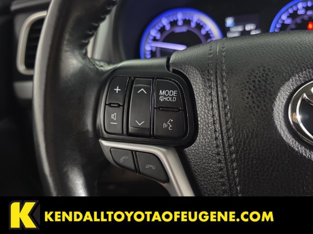 Used 2019 Toyota Highlander XLE AWD/4WD image 15