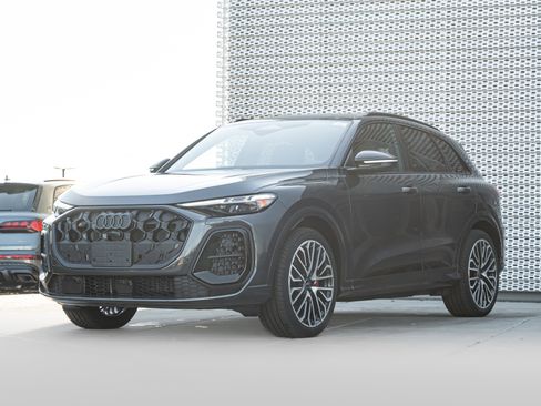 New 2025 Audi SQ5 Premium Plus image 7