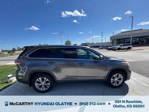 Used 2015 Toyota Highlander XLE image 10