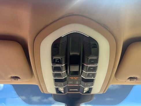 Used 2011 Porsche Cayenne AWD/4WD image 21