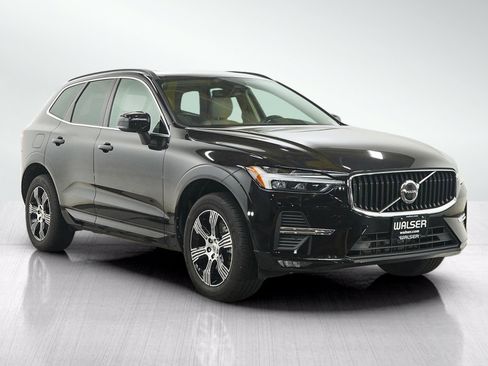 Used 2022 Volvo XC60 B5 Momentum w/ Climate Package AWD/4WD image 7