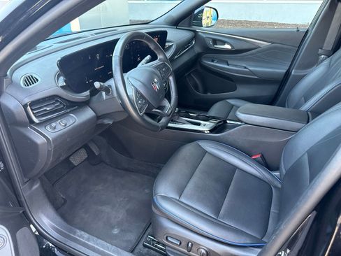 Used 2024 Buick Envista Sport Touring w/ Convenience I Package FWD image 18
