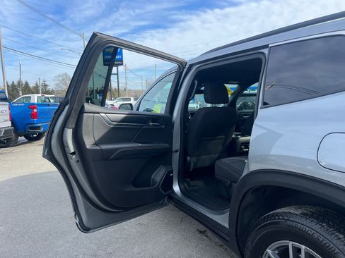 Certified 2025 GMC Acadia Elevation image 32