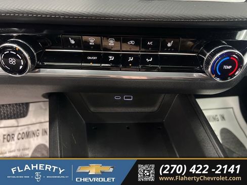 Used 2026 Chevrolet Equinox LT AWD/4WD image 28