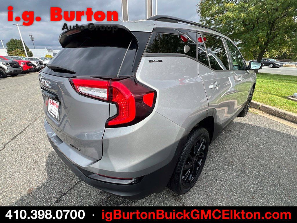 Used 2024 GMC Terrain SLE w/ Elevation Edition AWD/4WD image 7