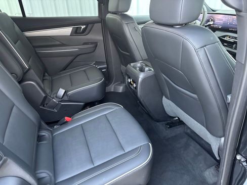 Used 2025 Buick Enclave Preferred image 35