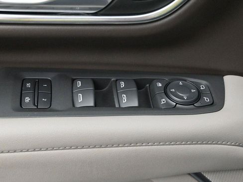 Used 2024 Chevrolet Tahoe Z71 w/ Luxury Package AWD/4WD image 14