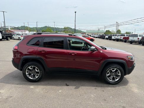 Used 2019 Jeep Cherokee Trailhawk w/ Cold Weather Group AWD/4WD image 24