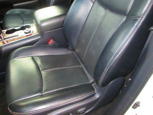 Used 2017 Nissan Pathfinder Platinum AWD/4WD image 15