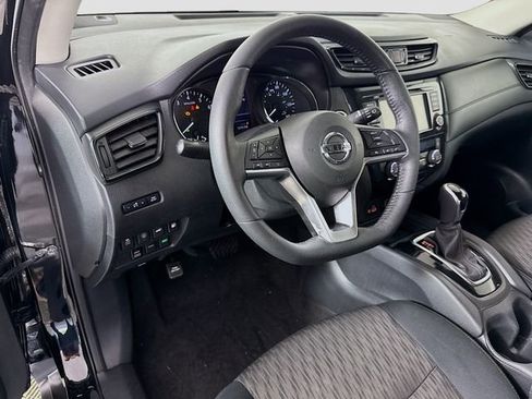 Used 2019 Nissan Rogue SV AWD/4WD image 18