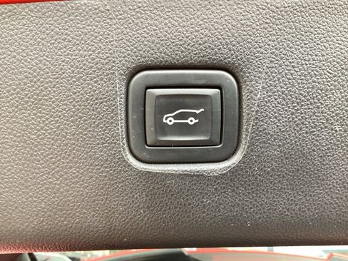 Used 2021 Chevrolet Blazer RS w/ Enhanced Convenience Package FWD image 17