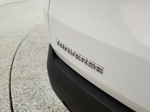 Used 2023 Chevrolet Traverse LT FWD image 38