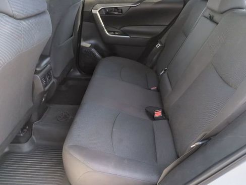 Used 2022 Toyota RAV4 LE AWD/4WD image 22