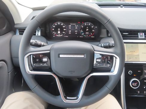 Used 2023 Land Rover Discovery Sport S image 28