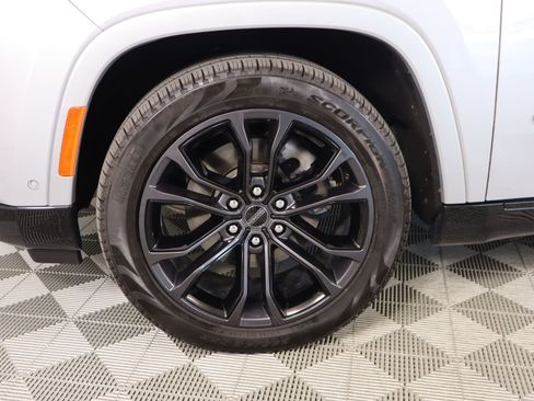 Used 2024 Jeep Grand Wagoneer Series II w/ Quick Order Packagew 28T AWD/4WD image 20