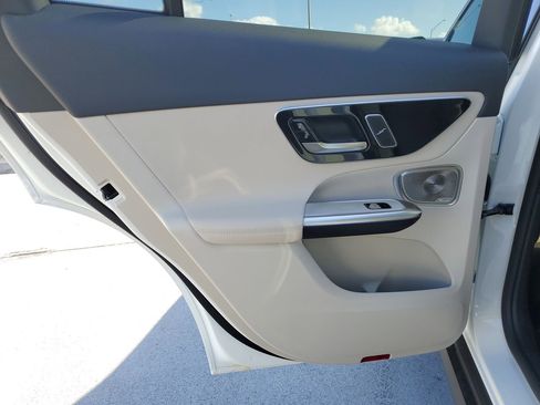 New 2026 Mercedes-Benz GLC 300 GLC 300 image 9