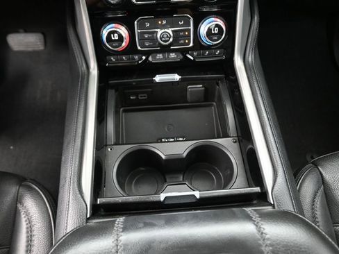 Used 2021 GMC Yukon XL Denali w/ Denali Premium Package image 9