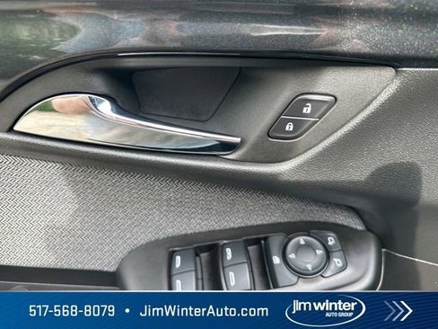 Used 2025 Chevrolet TrailBlazer LT AWD/4WD image 19