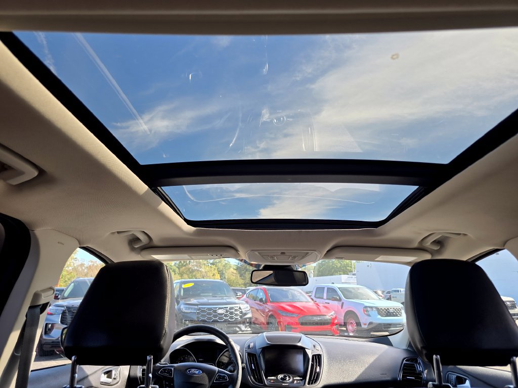 Certified 2019 Ford Escape Titanium AWD/4WD image 17