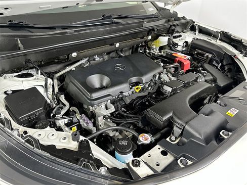 Used 2021 Toyota RAV4 Limited image 26