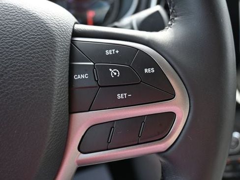 Used 2019 Jeep Cherokee Limited AWD/4WD image 36