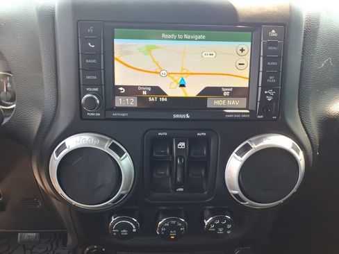 Used 2016 Jeep Wrangler Unlimited Rubicon AWD/4WD image 6