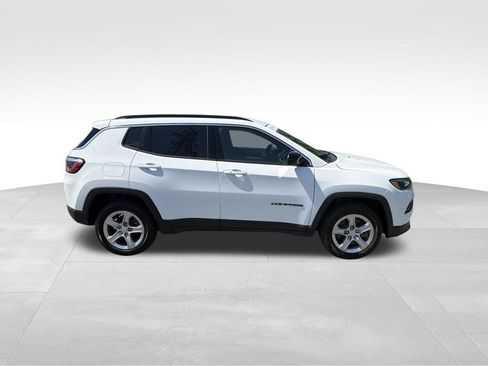 Used 2023 Jeep Compass Latitude w/ Convenience Group AWD/4WD image 10