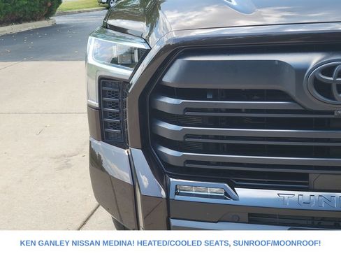 Used 2025 Toyota Tundra Limited AWD/4WD image 11