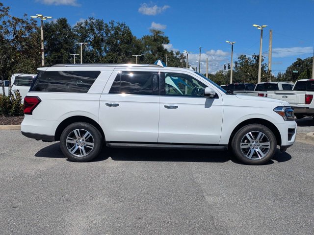 Used 2024 Ford Expedition Max Limited AWD/4WD image 3