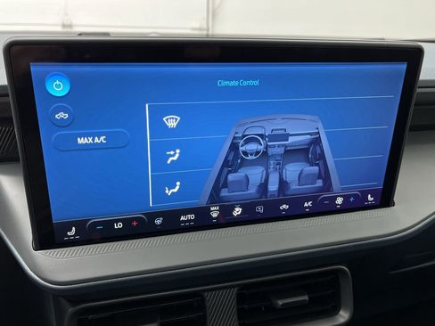 New 2025 Ford Maverick XLT w/ XLT Luxury Package AWD/4WD image 18