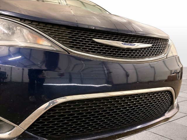Used 2019 Chrysler Pacifica Touring-L Plus w/ Tire & Wheel Group FWD image 31