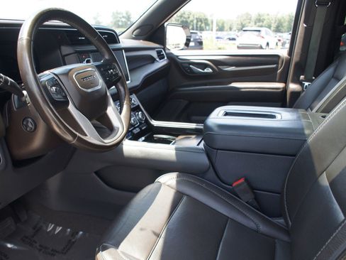 Used 2022 GMC Yukon XL Denali RWD image 15