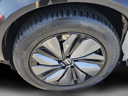 Used 2024 Nissan Ariya FWD image 36