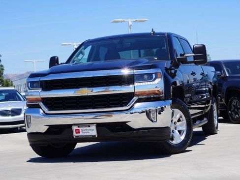 Used 2018 Chevrolet Silverado 1500 LT w/ All Star Edition AWD/4WD image 4