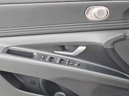 New 2026 Hyundai Elantra Limited image 23