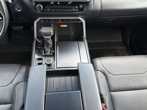 Used 2024 Toyota Tundra Platinum AWD/4WD image 19