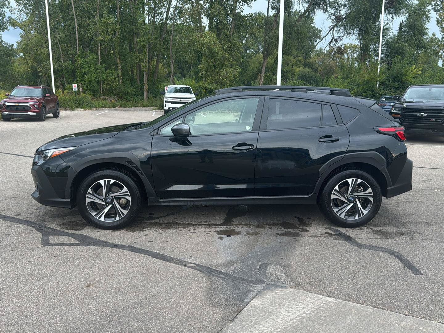 Used 2025 Subaru Crosstrek 2.5i Premium AWD/4WD image 2