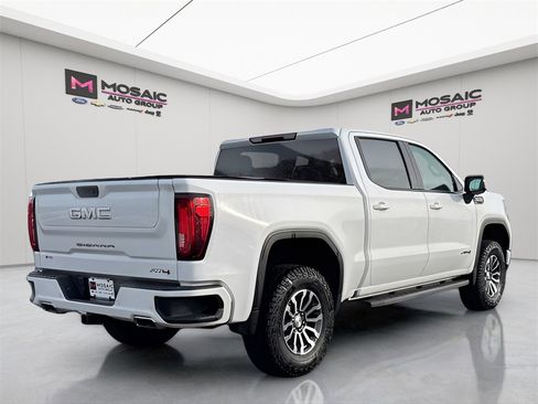 Used 2023 GMC Sierra 1500 AT4 image 7