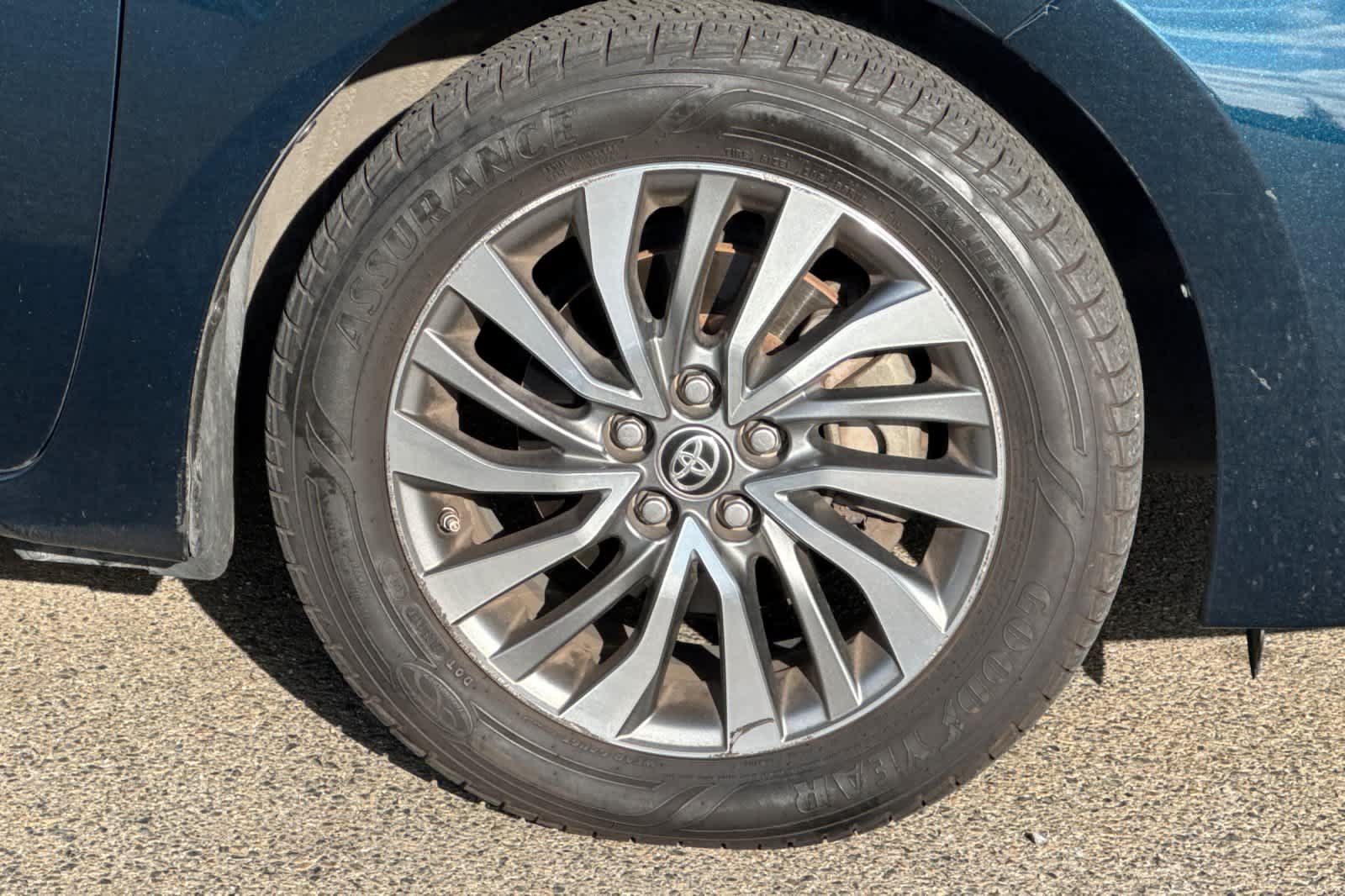 Used 2019 Toyota Corolla XLE FWD image 18