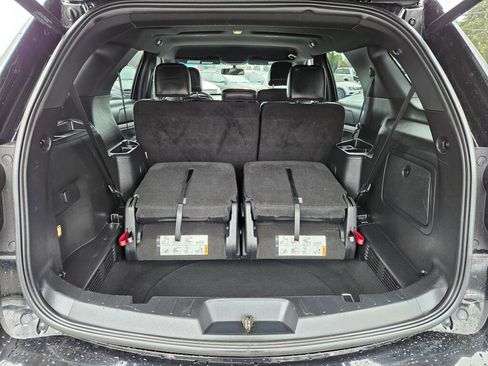 Used 2016 Ford Explorer XLT w/ Equipment Group 202A AWD/4WD image 11