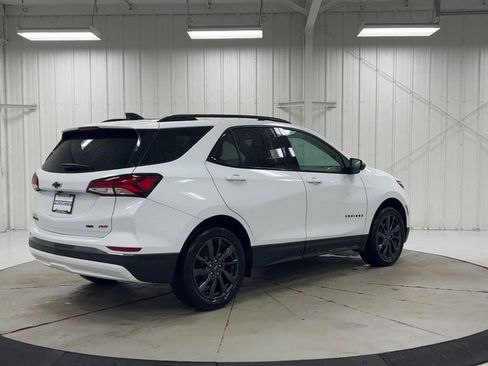 Used 2022 Chevrolet Equinox RS w/ RS Leather Package image 8