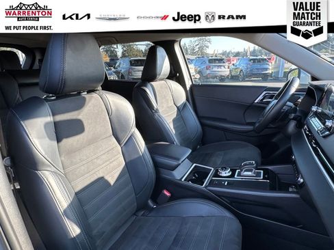 Used 2024 Mitsubishi Outlander SE image 30