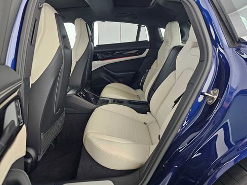 Used 2024 Porsche Panamera 4 image 32