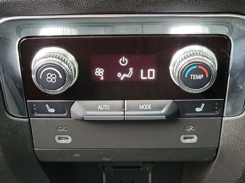 Used 2023 GMC Yukon Denali AWD/4WD image 16