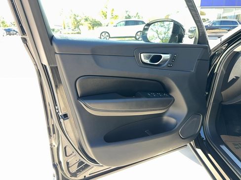 Certified 2023 Volvo XC60 B5 Plus image 9