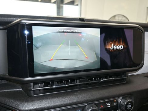 Used 2024 Jeep Wrangler Sport S AWD/4WD image 17